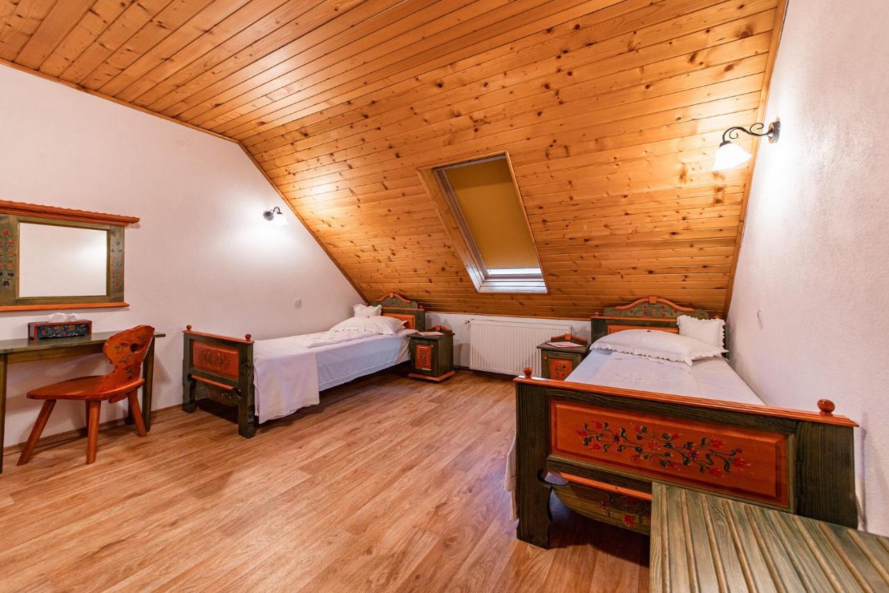 Hotel Conacul Secuiesc-Szekelyko Kuria à Coltesti Extérieur photo