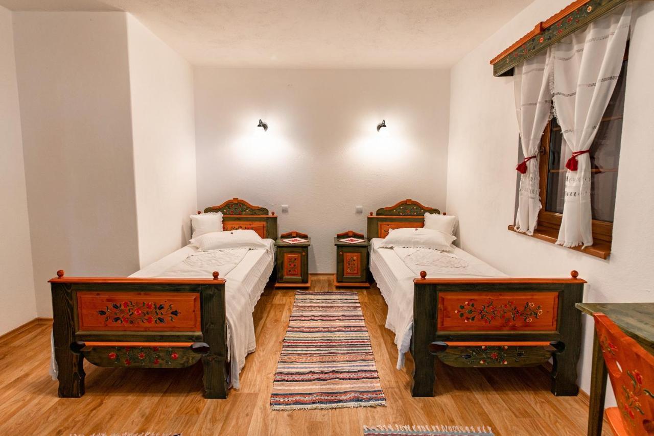 Hotel Conacul Secuiesc-Szekelyko Kuria à Coltesti Extérieur photo