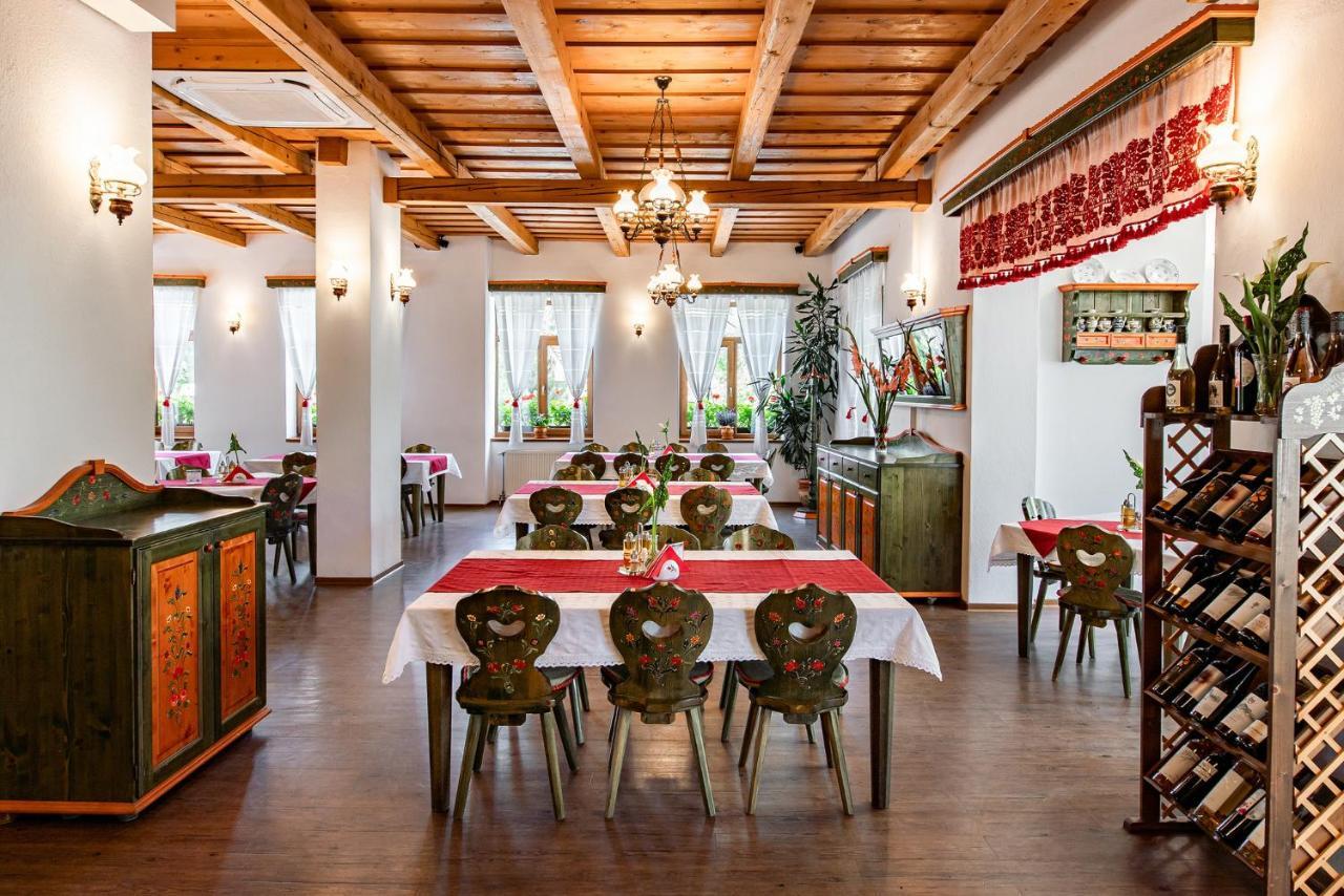 Hotel Conacul Secuiesc-Szekelyko Kuria à Coltesti Extérieur photo