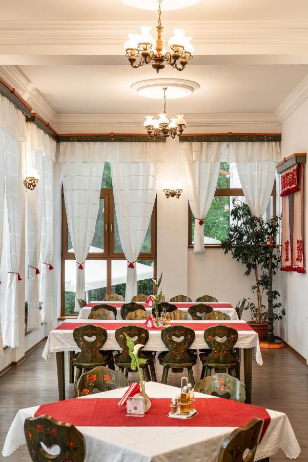 Hotel Conacul Secuiesc-Szekelyko Kuria à Coltesti Extérieur photo