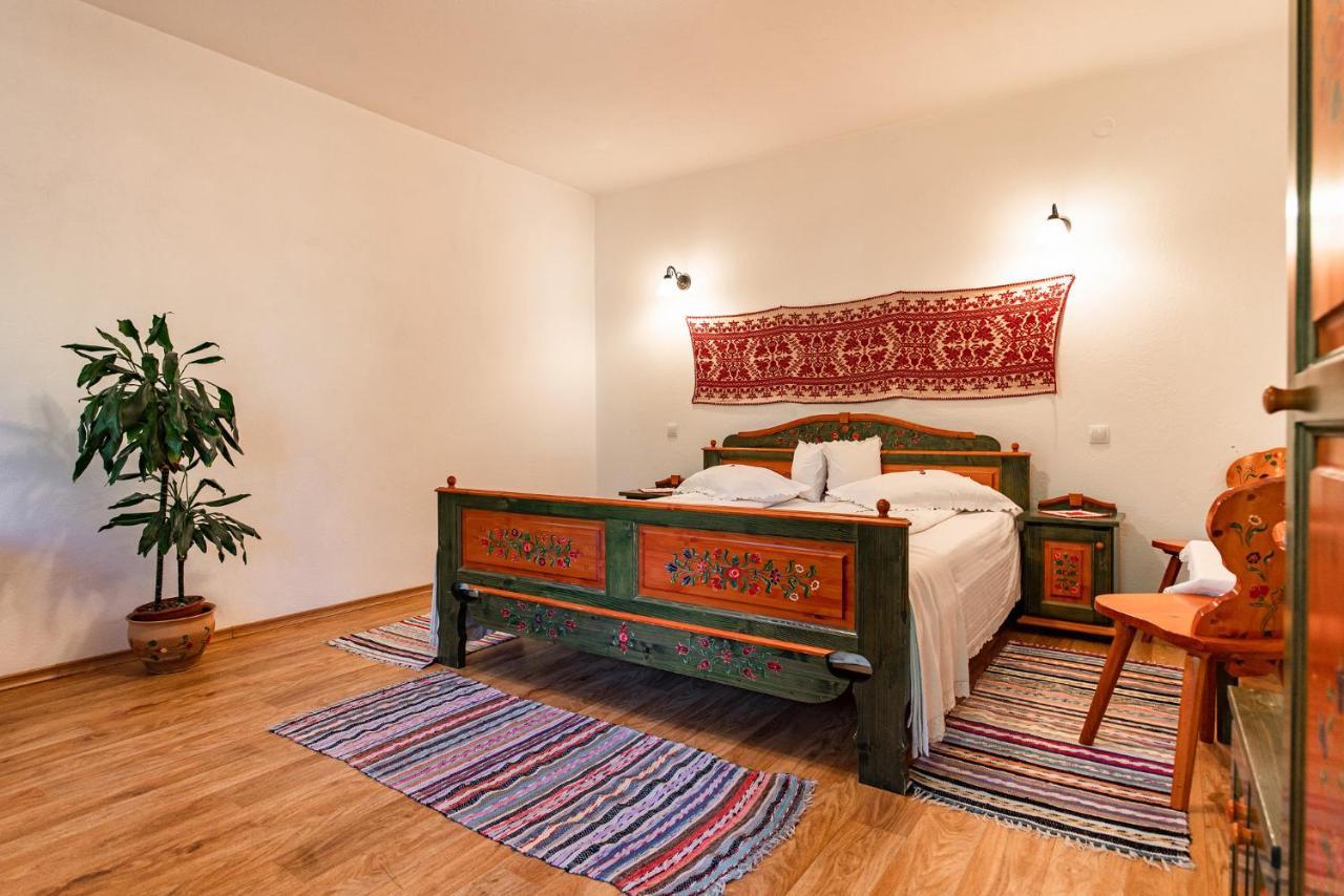 Hotel Conacul Secuiesc-Szekelyko Kuria à Coltesti Extérieur photo