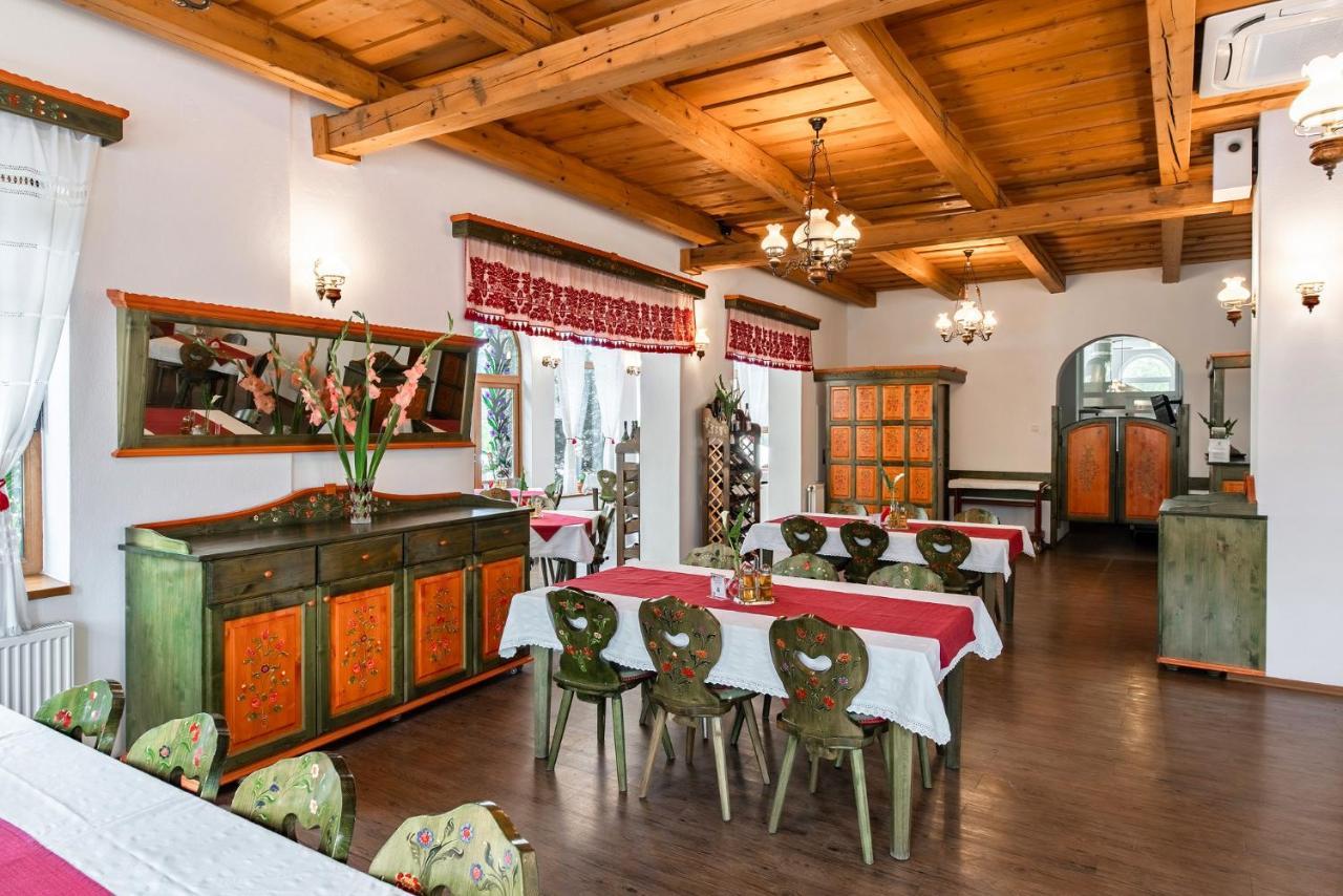 Hotel Conacul Secuiesc-Szekelyko Kuria à Coltesti Extérieur photo