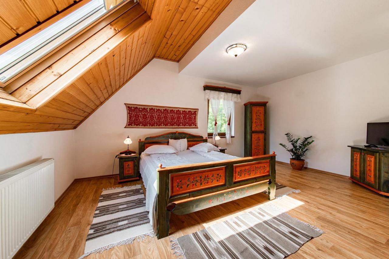 Hotel Conacul Secuiesc-Szekelyko Kuria à Coltesti Extérieur photo